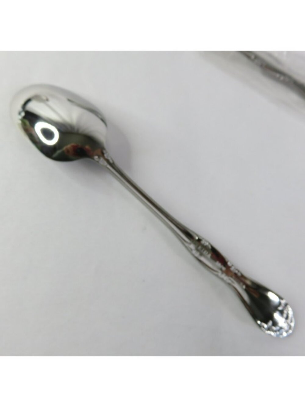 Oneida Kitchen Avalon OHS260 Lot of 4 Teaspoons New in Box - Picture 5 of 6